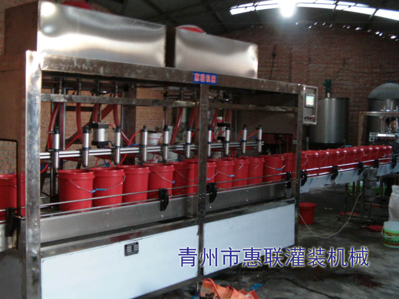 全自動(dòng)機(jī)油潤滑油灌裝機(jī)